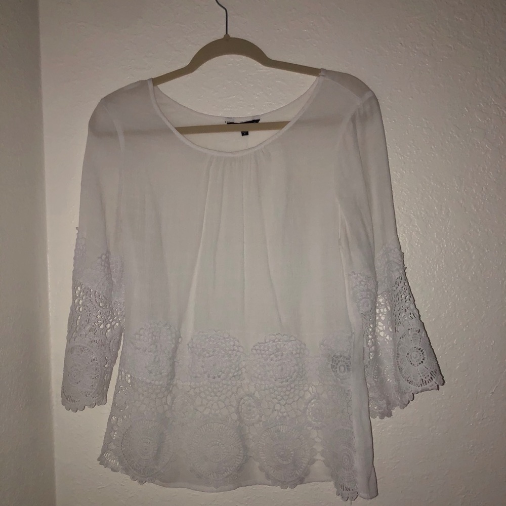 Unique Spectrum Lace bell sleeve
